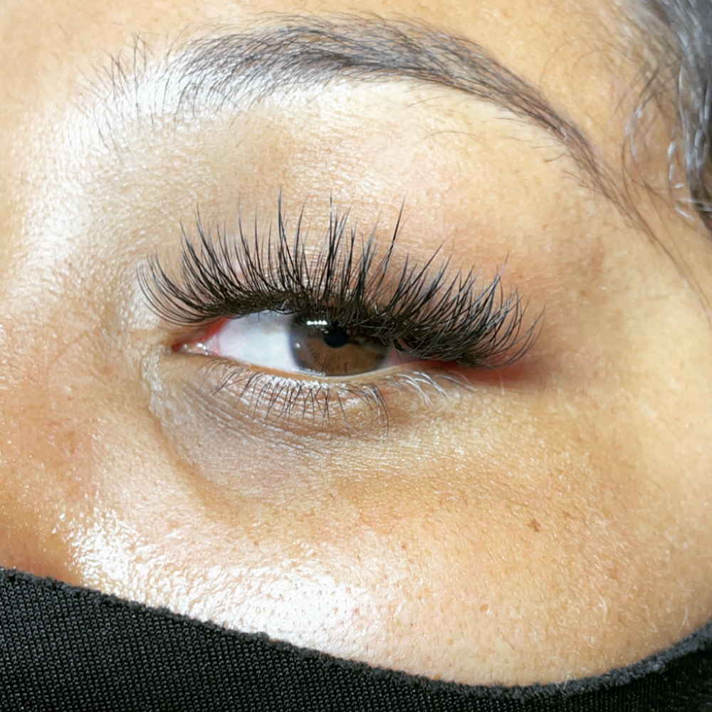 Hybrid Refill (2 Weeks) at Lashes by Sammy in Coral Springs, FL