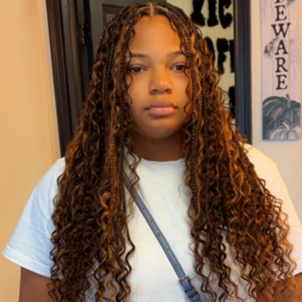 Medium Human Hair Standard Knotless at Mesha Hailey in Moraine, OH