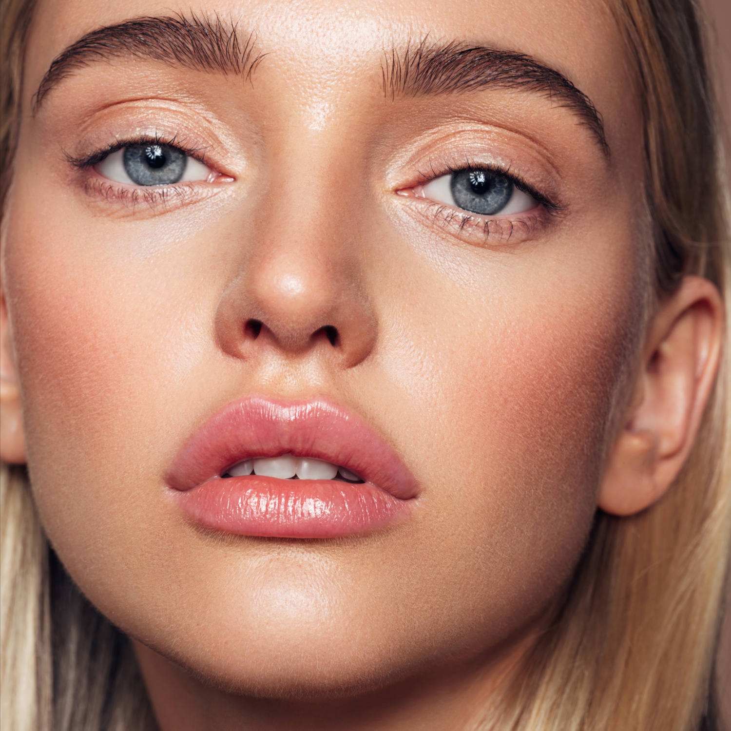 Sculpt & Glow Ultra Facial