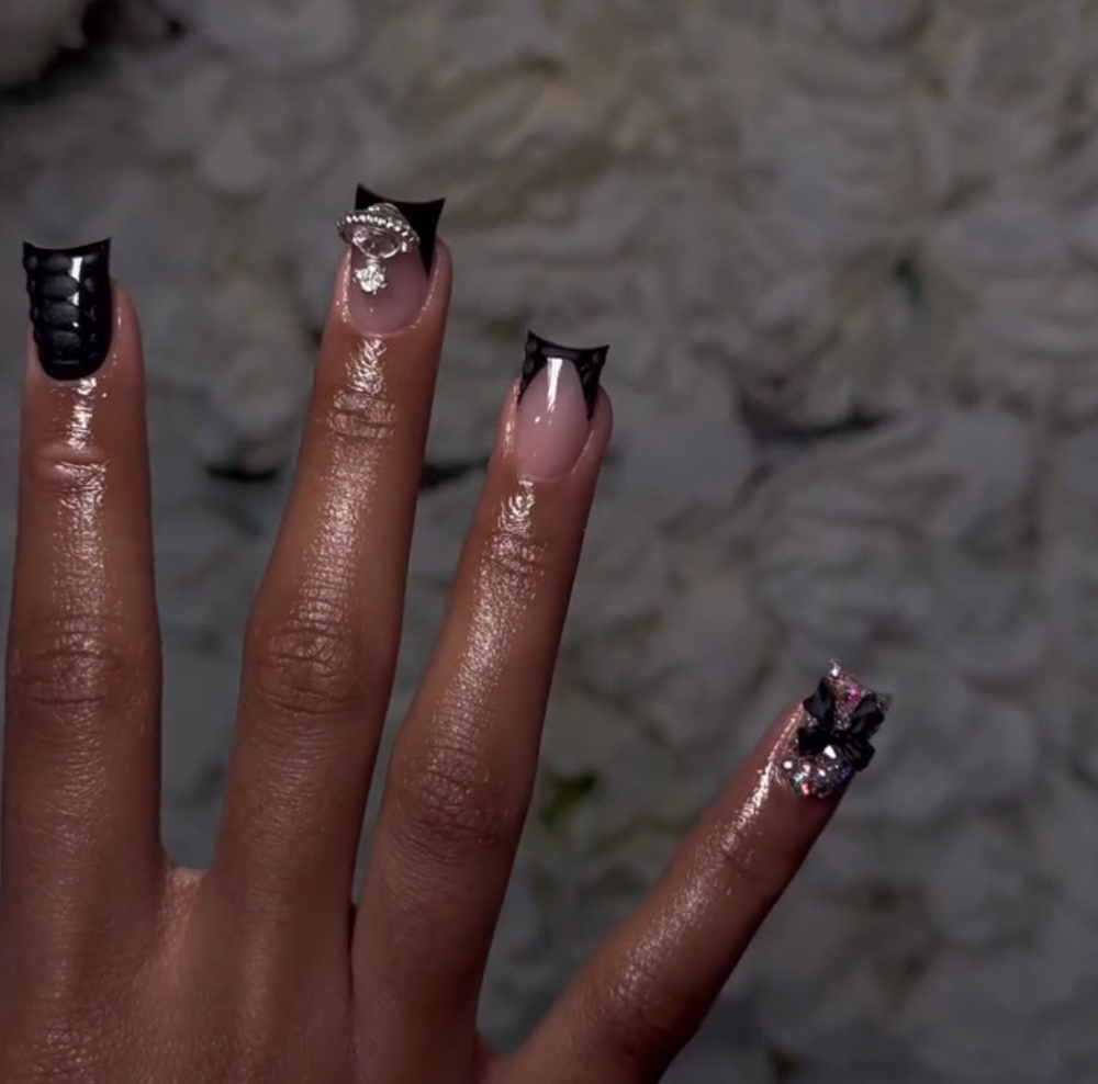 Clients Inspo Freestyle at Nroyalnails in Chicago, IL