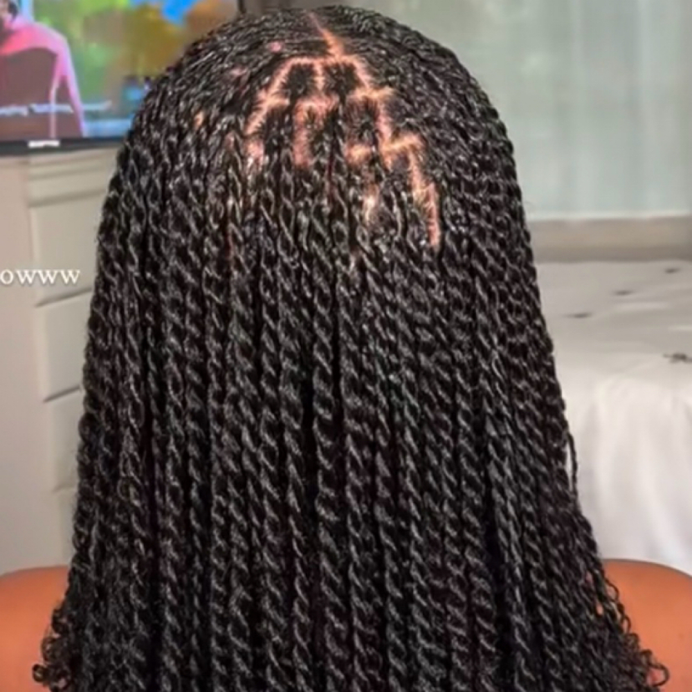 SMEDIUM KNOTLESS TWISTS at Braided By Yam in Casselberry, FL