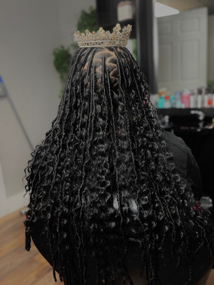 Soft Locs at HerKrown in Springfield, OH