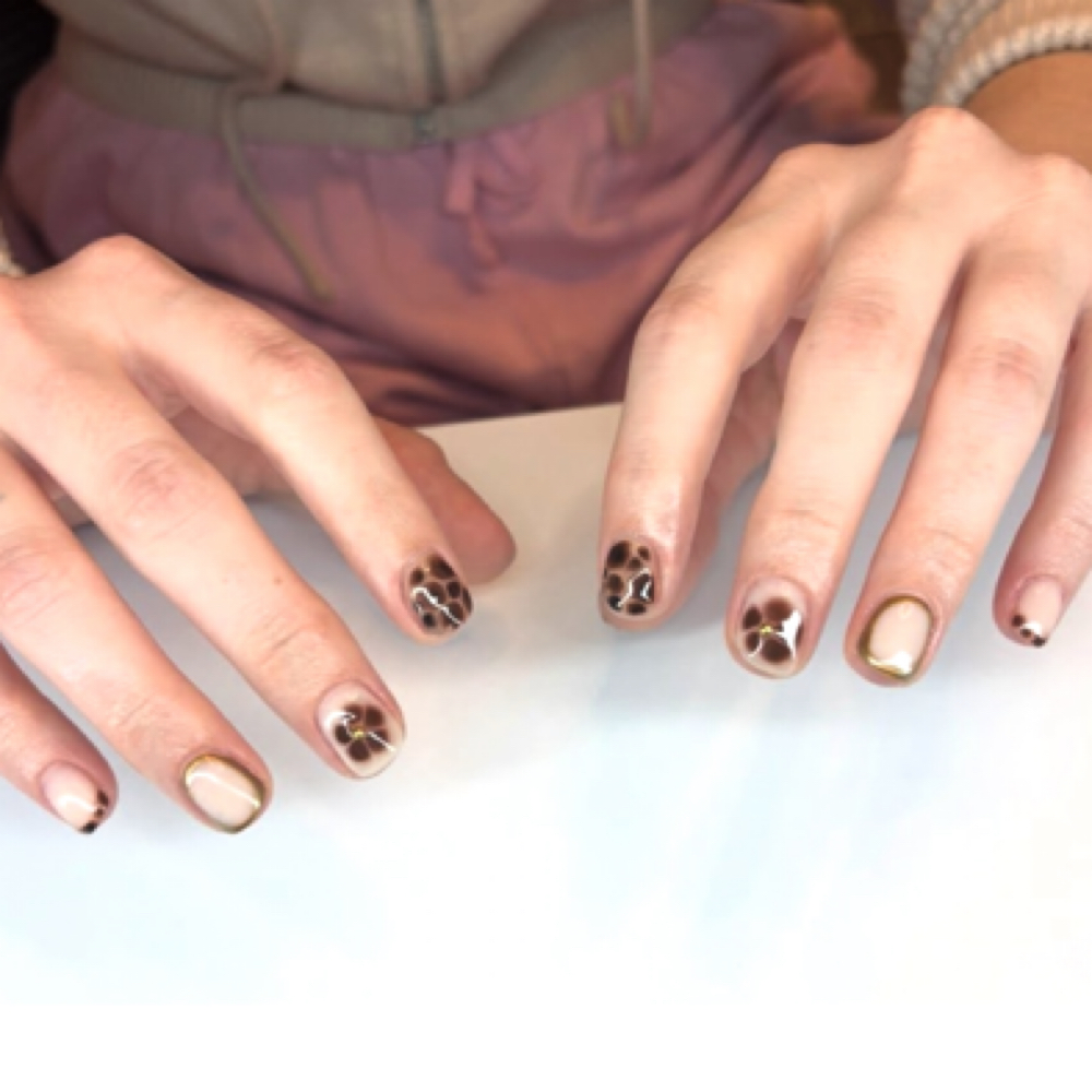 gel manicure at lexi.acrylicss in Janesville, WI