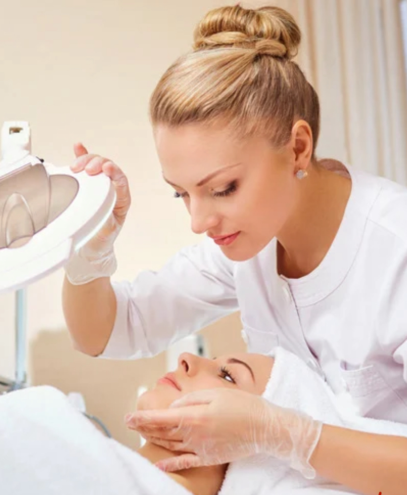 Acne Consultation + Treatment