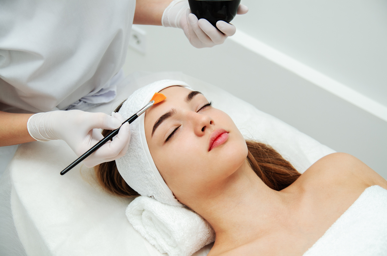 LUMINOUS SKIN - FACIAL+PEEL