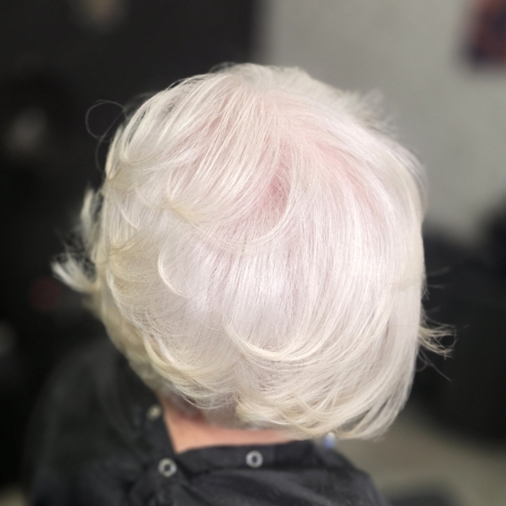 Cut at DWLUXURYHAIR in Turnersville, NJ