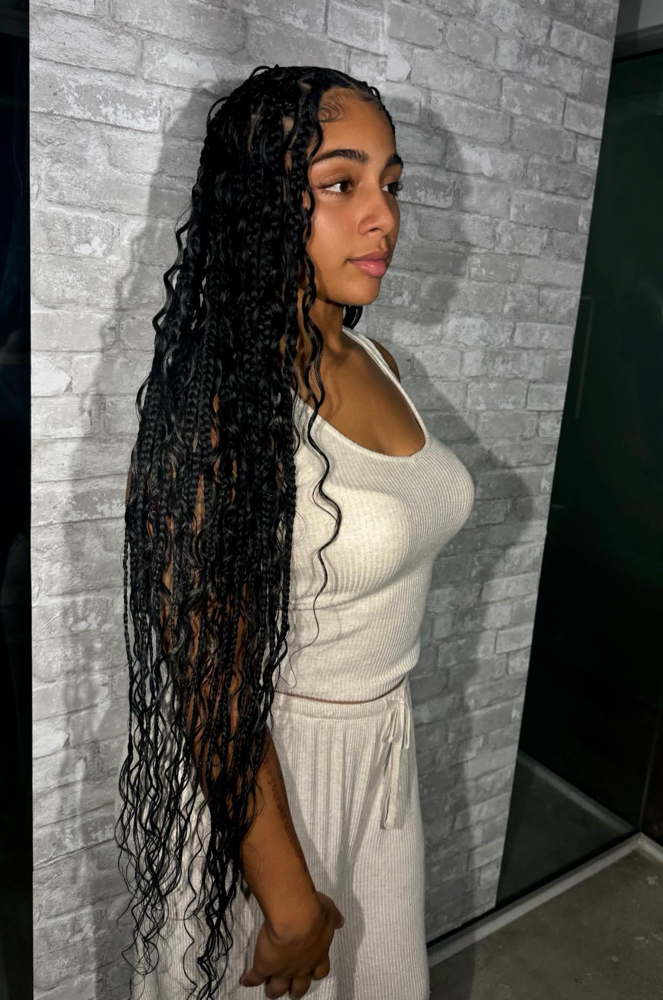 Medium Knotless Bohemian Box Braids