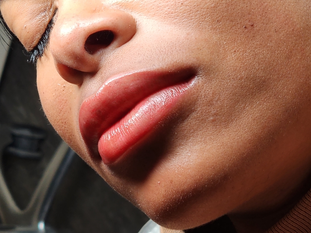 Lip Blush/Lip Neutralization