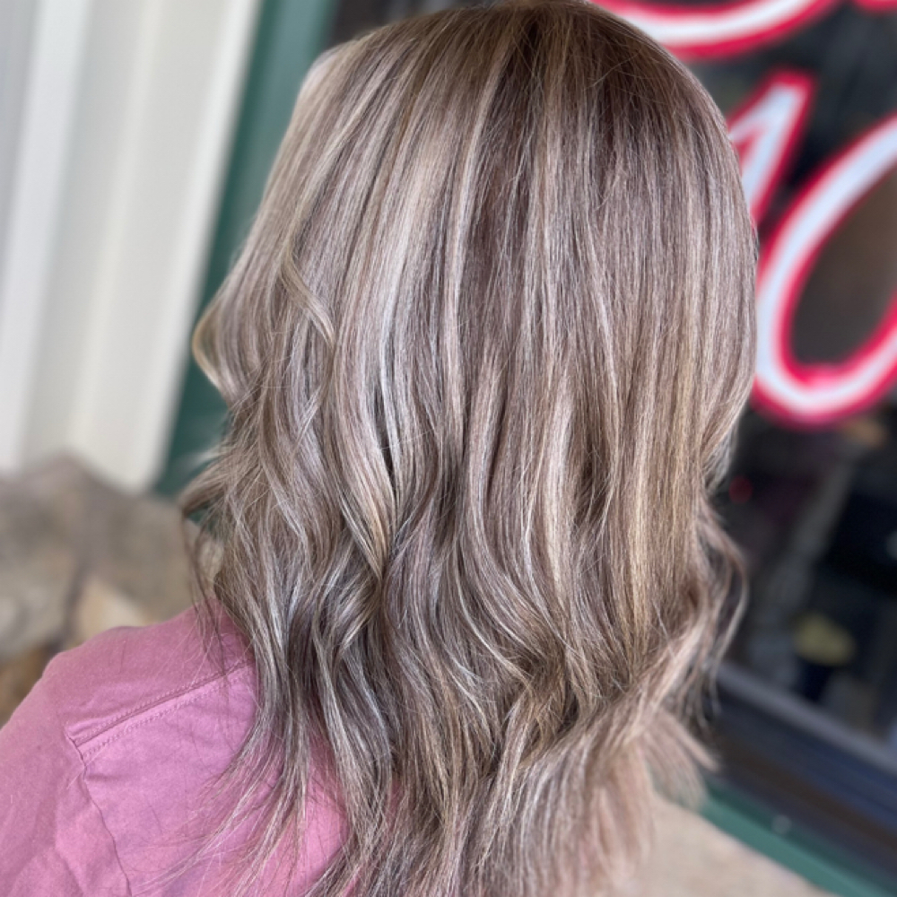 Highlight W/Color at Urban Roots Beauty Salon in Glenwood, AR