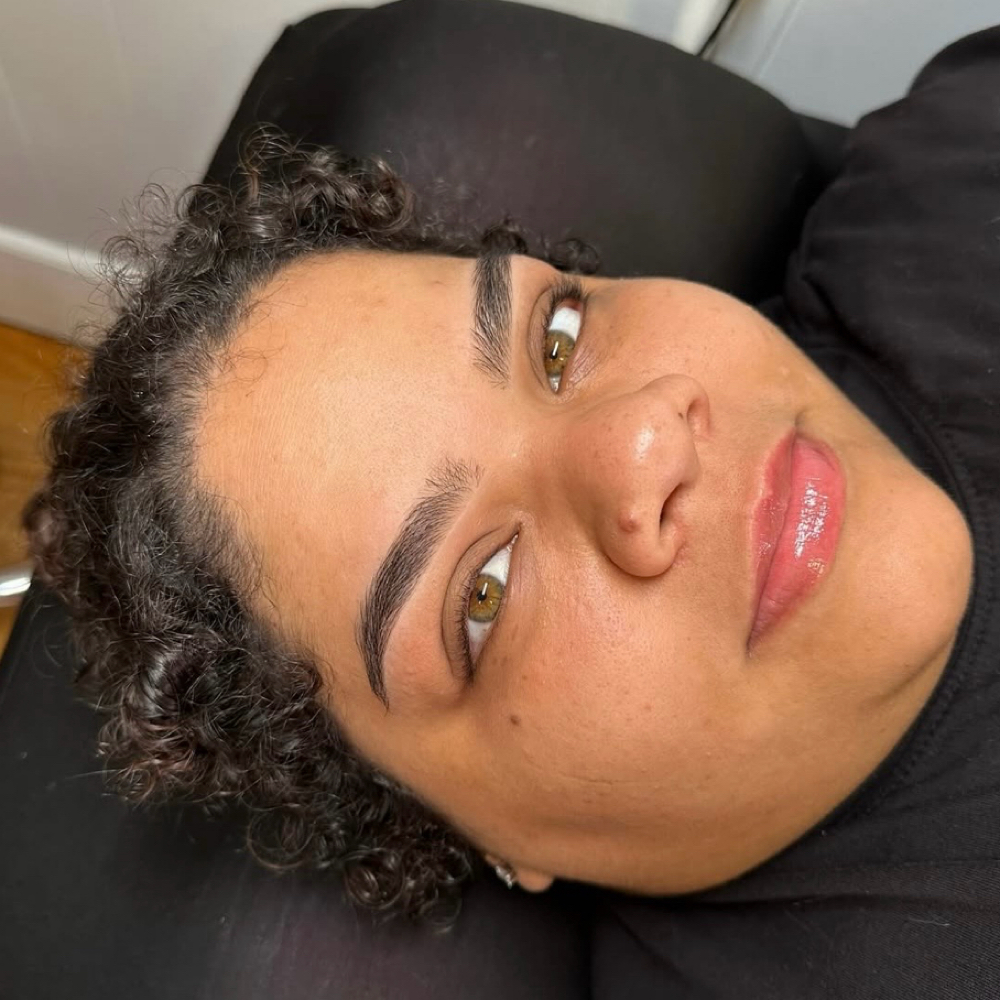 Signature Brow Clean Up at Amillionbrows in Chicopee, MA