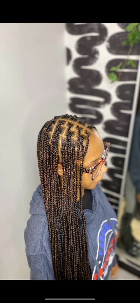 Small Knotless (HAIR INCLUDED)
