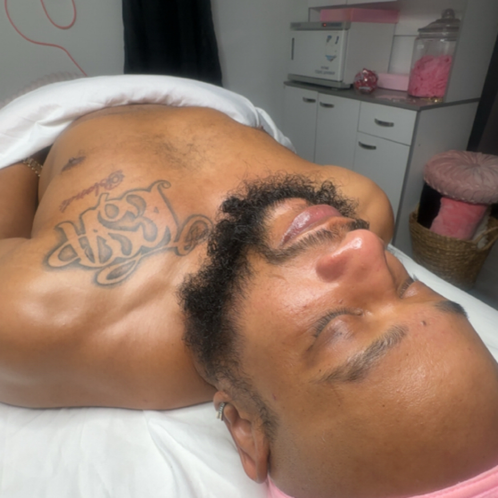 Men’s Deep Cleansing Facial at SKYN By Tiaira.A in lakewood, WA