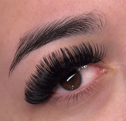 Mega Volume Lash Extensions