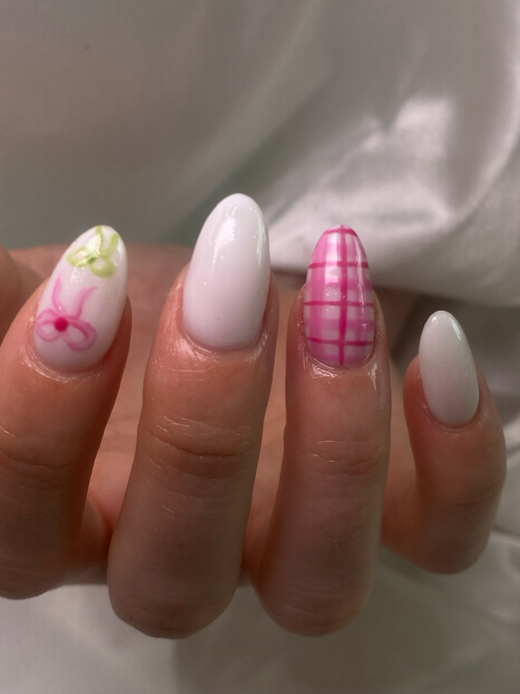 medium design at Laikyn Nails KC in Overland Park, KS