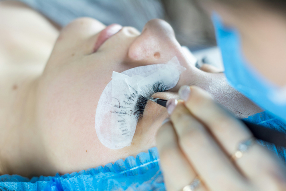 Temporary Lash Extensions