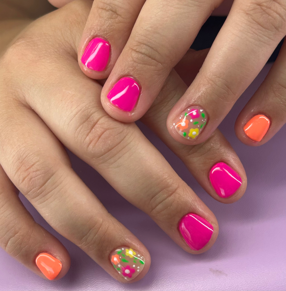 Tier 1 art at Care’s Nail Bar in Rocky Top, TN