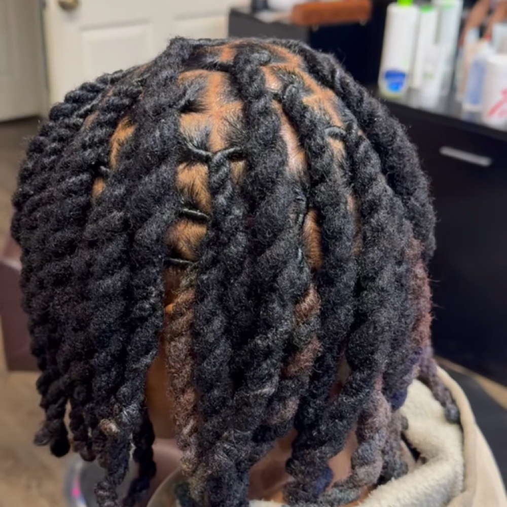 Loc Retwist at NY 2 QC Kutz in Charlotte, NC