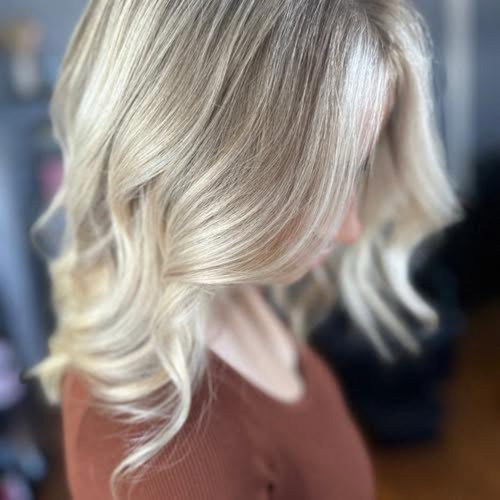 Full Head Of Highlights Or Lowlight at Salon Bestie in Quincy, IL