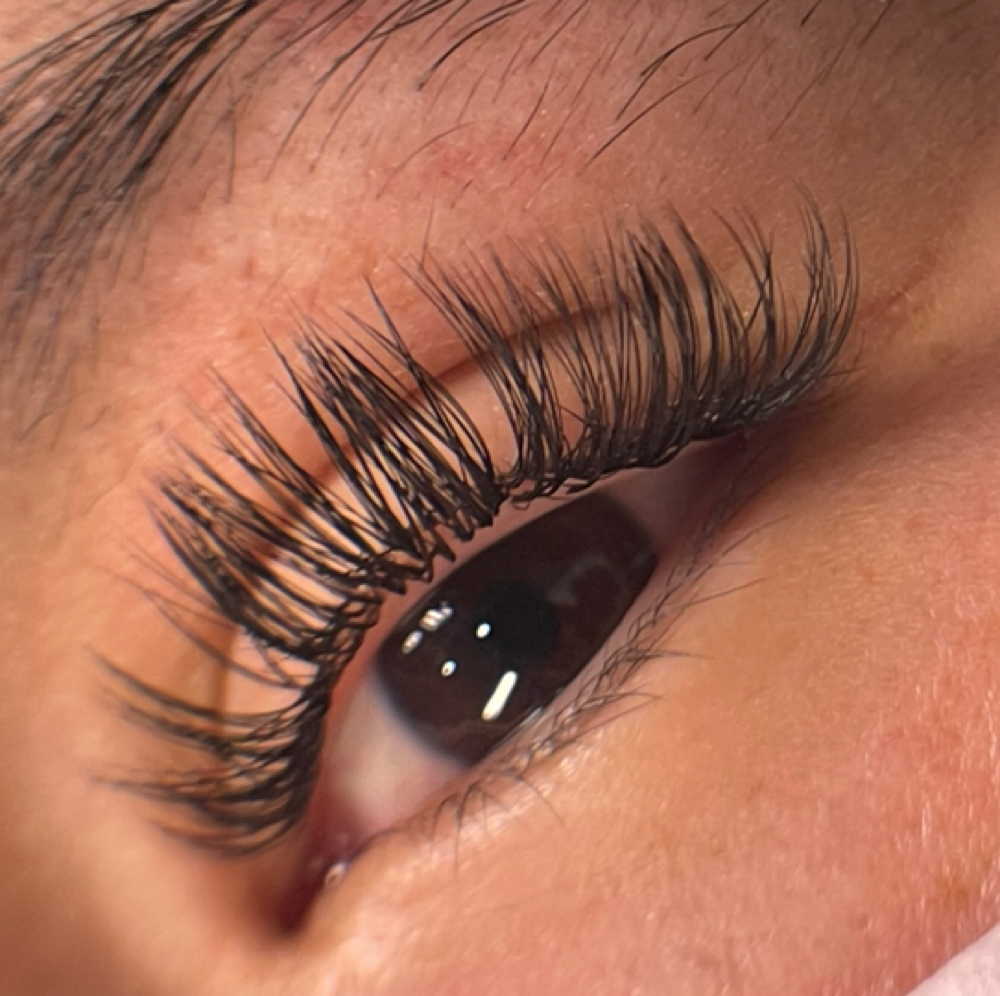 Ava Luxx Set at Ava Beauty Lounge in Torrance, CA