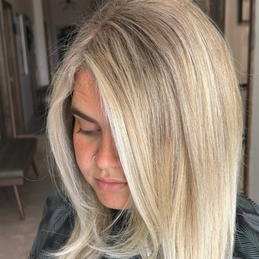 🪞Full Blonding at Common Roots Hair Studio in Wichita, KS