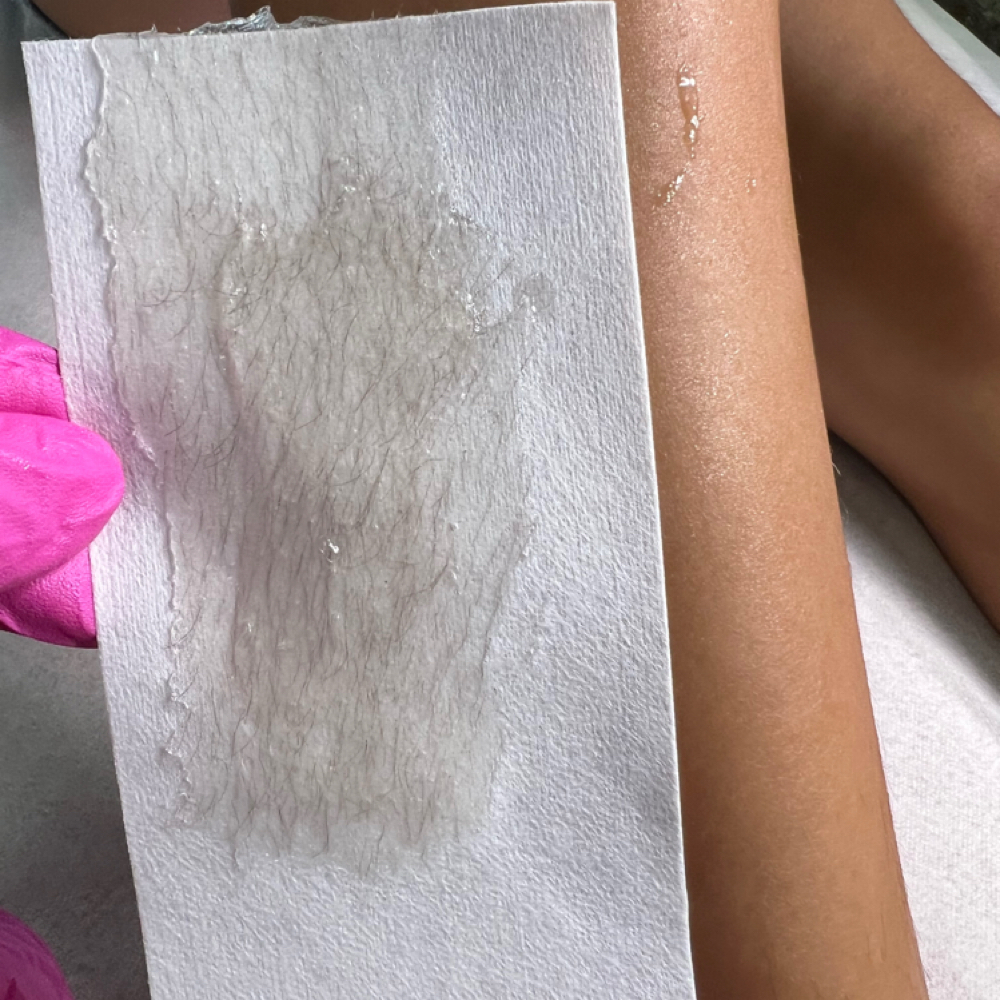 Half Leg Wax at The Este Lounge in Hanford, CA