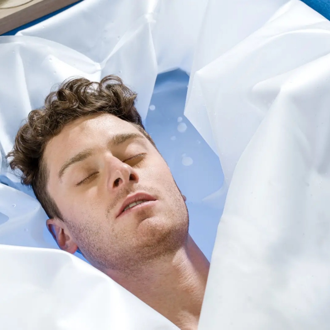 Zerobody Cryotherapy (dry plunge) at Elysian Renew in Salina, KS