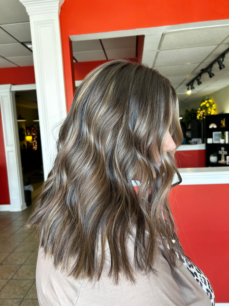 SHAMPOO & STYLE