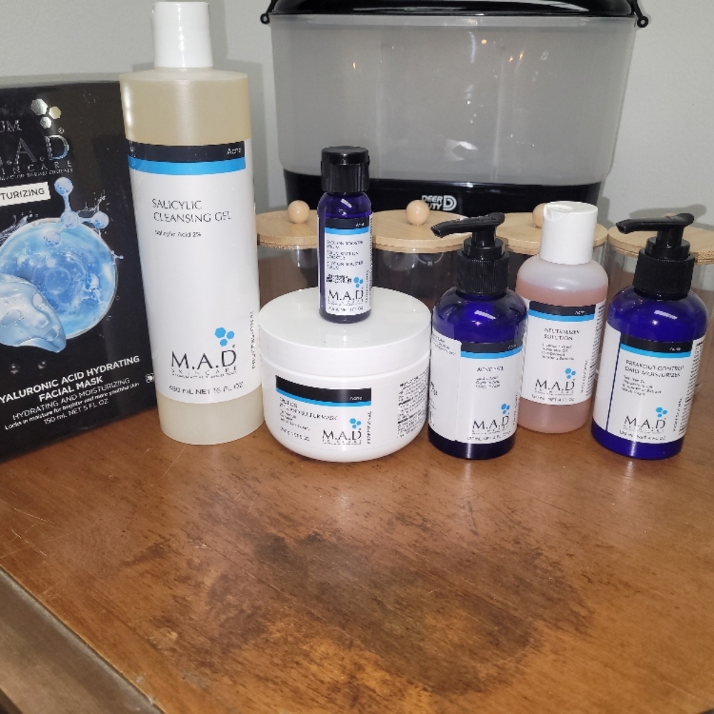 Classic Facial at Cre8ive Salon in Maud, TX