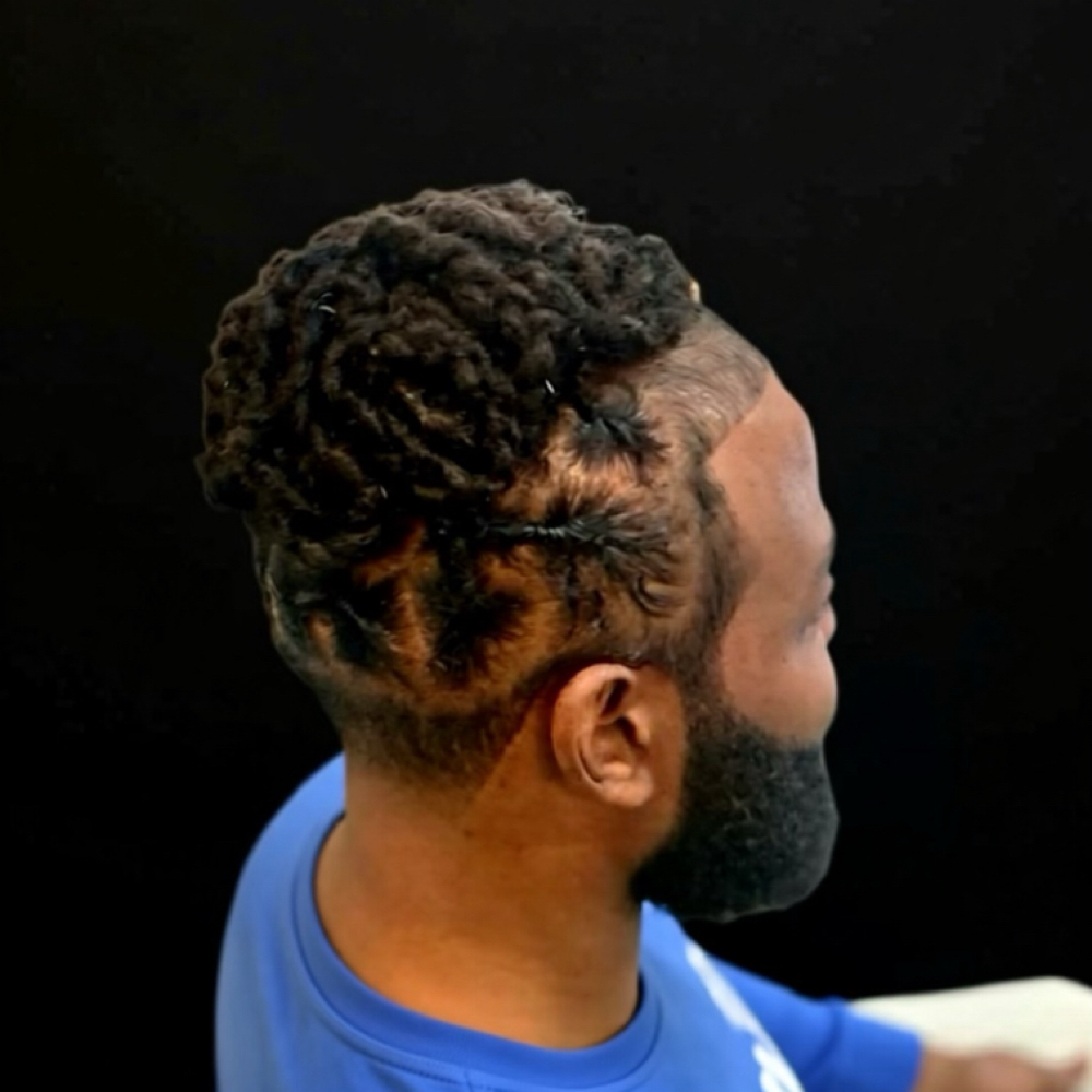 Loc Refresh at Equality’s Nubian Stiylz in Hampton, VA