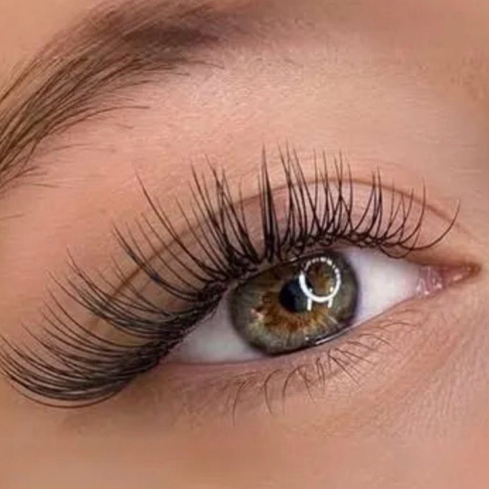 Eyelash Extension Removal at Von Mia Beauty — Third Ave N.  Naples in Naples, FL