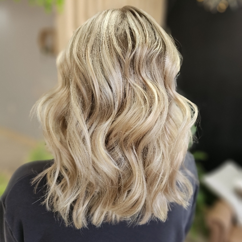 Full Head highlight short/med hair at TaDa Salon in rock valley, IA