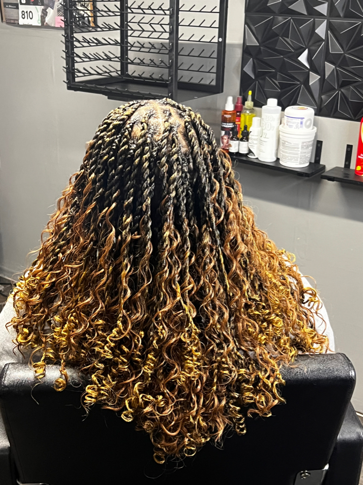 Neck Length Bohemian Island Twist