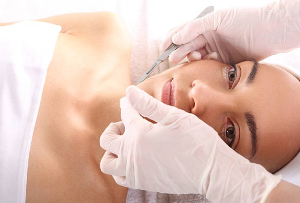 Dermaplane Facial