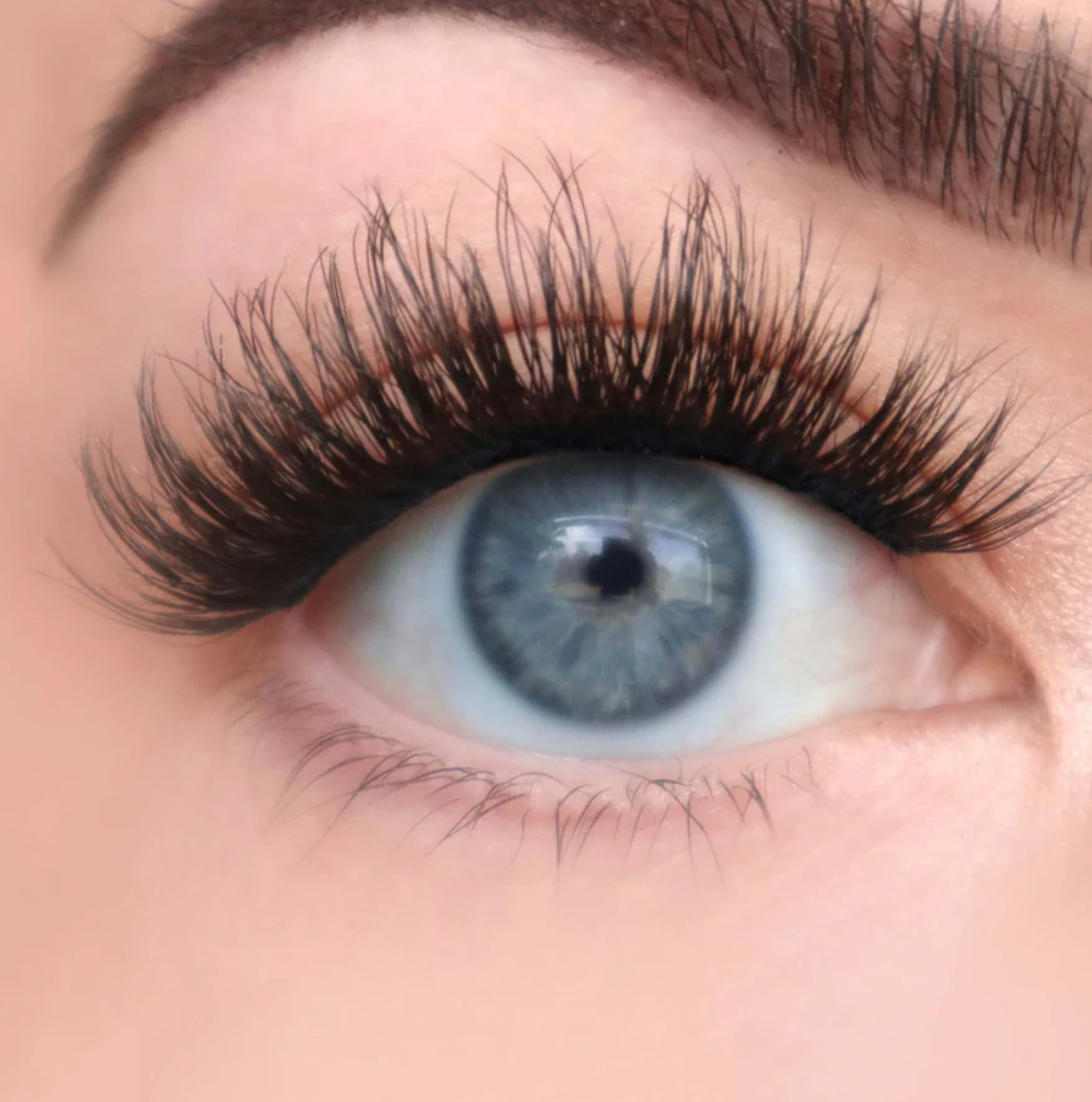 Glo 2 Lash Cluster Application