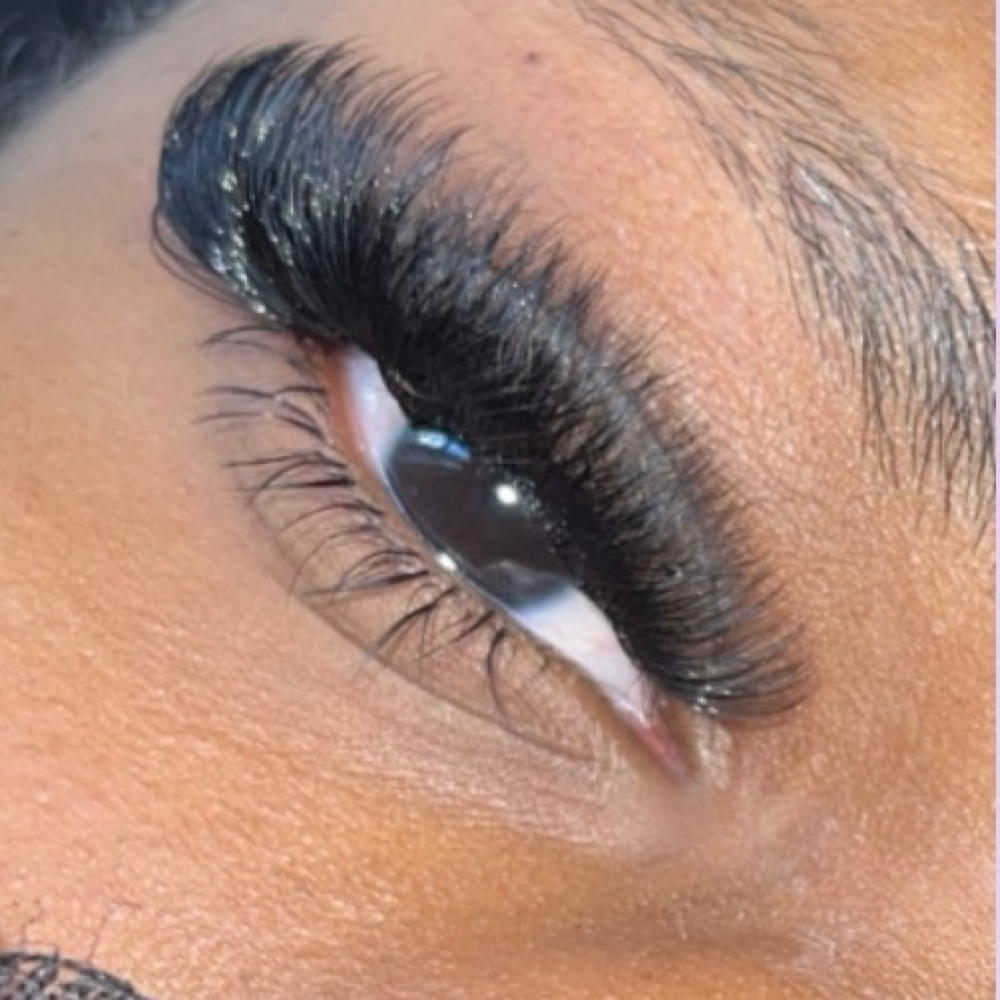 Mega Volume at Meenahsbeauty in Clifton, NJ