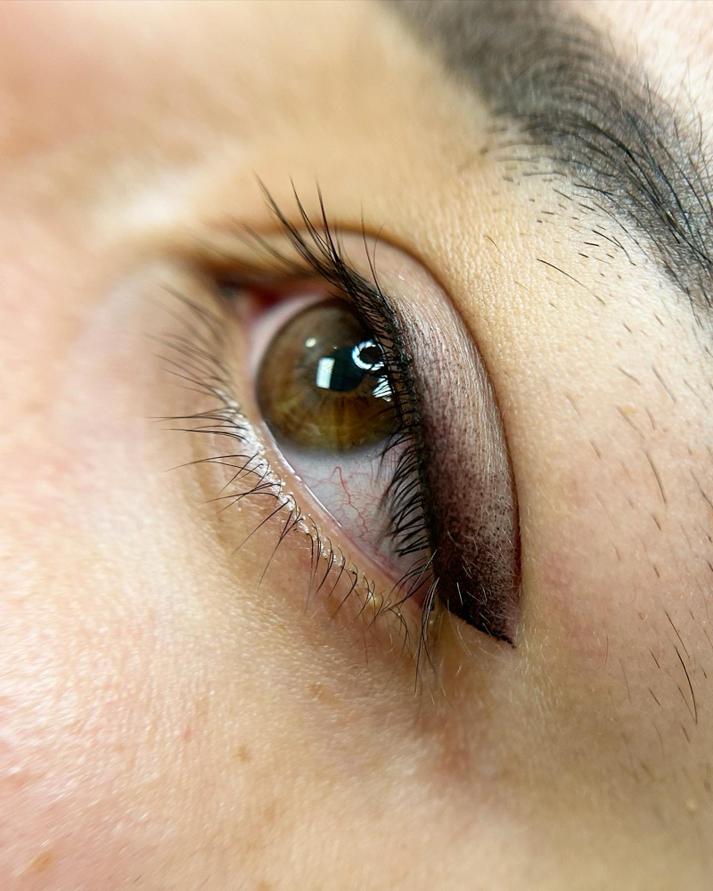 Eyeliner/Lash Line Touch Up