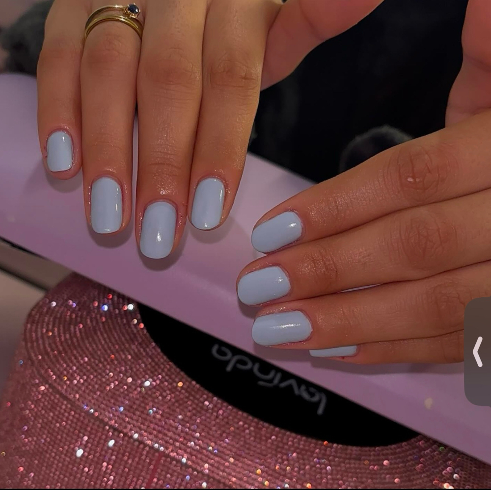 Gel manicure
