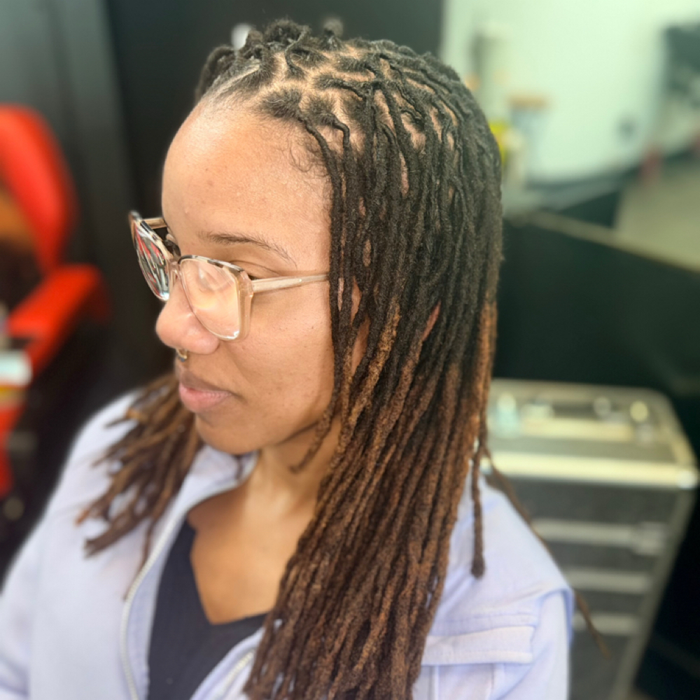 101-200 Locs Retwist at LASHDAE of Roots To Royalty Studio in Phoenix, AZ