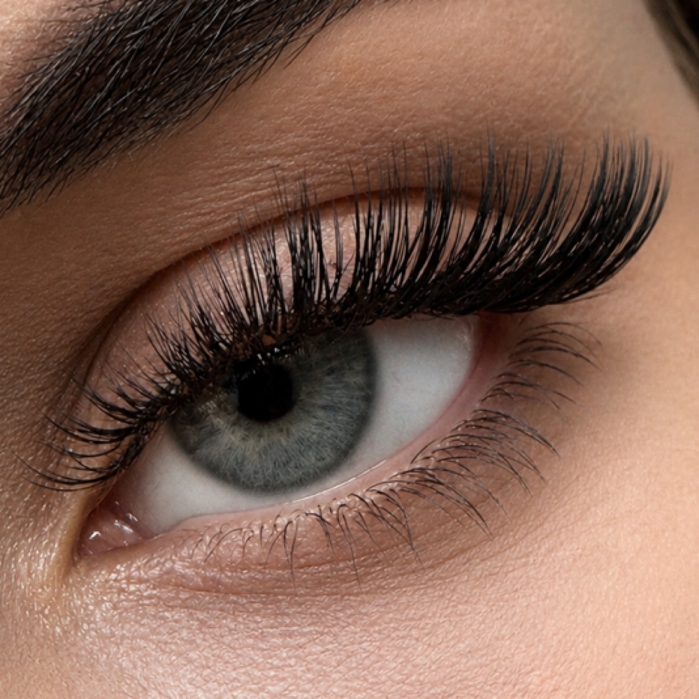 WET LOOK LASH EXTENTIONS (FULL SET) at USACHOVA BEAUTY STUDIO in Charlotte, NC
