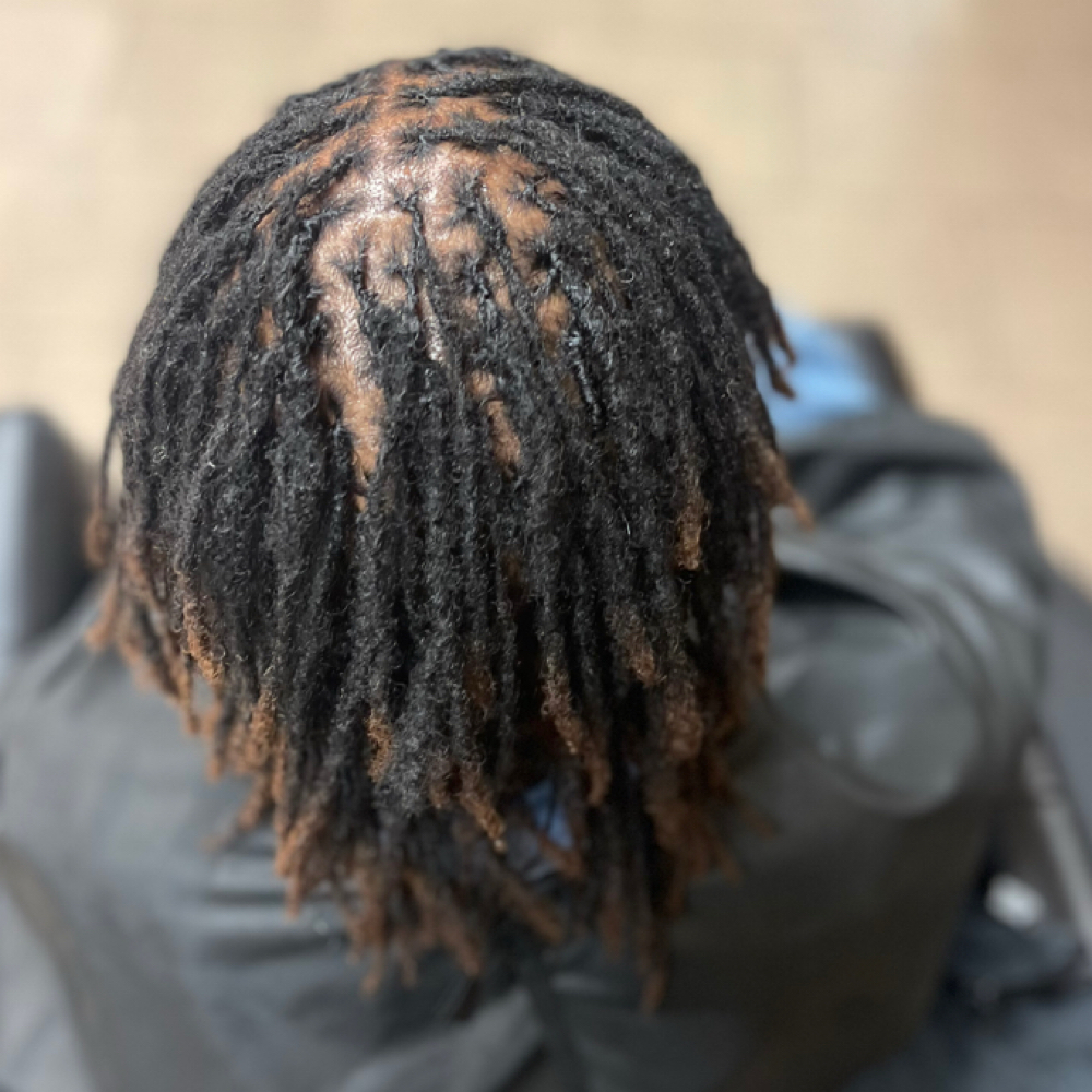 Interlocking (MEDIUM) at Loc’d Ends in Southaven, MS