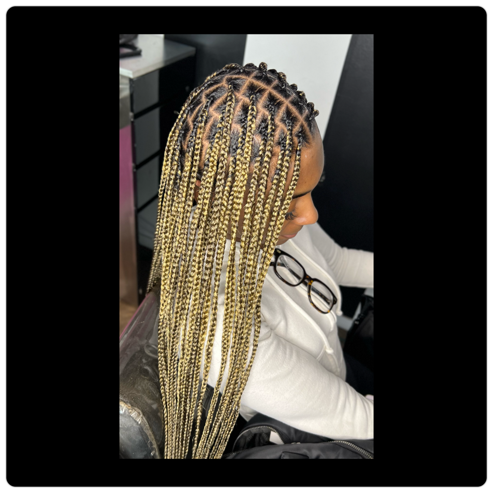 Knotless Braids Small/Medium