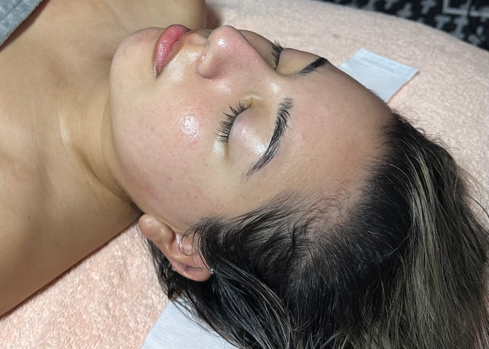 60 Minute Dermaplane Facial