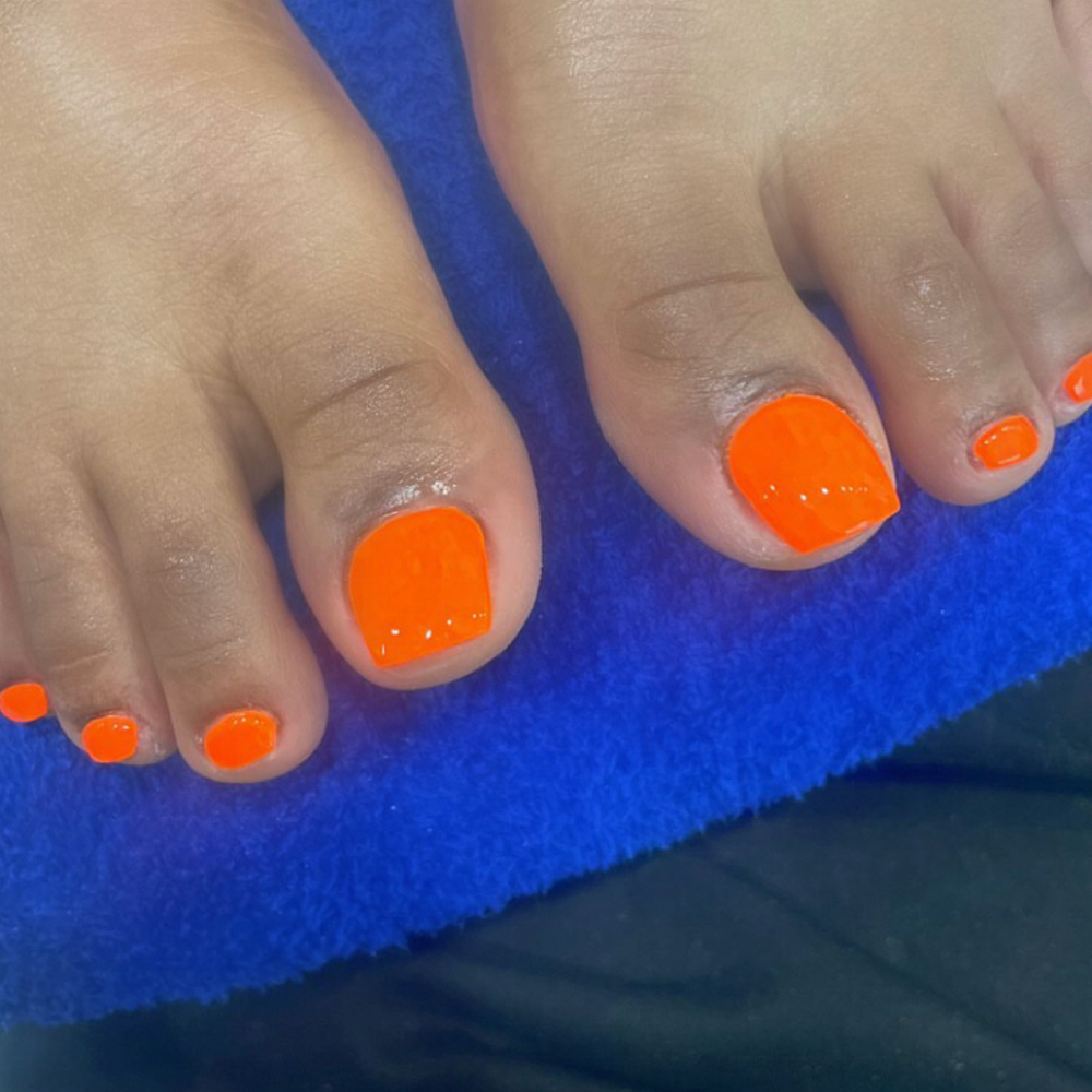 Acrylic Big Toes at Snow Luxe Studios in Virginia Beach, VA