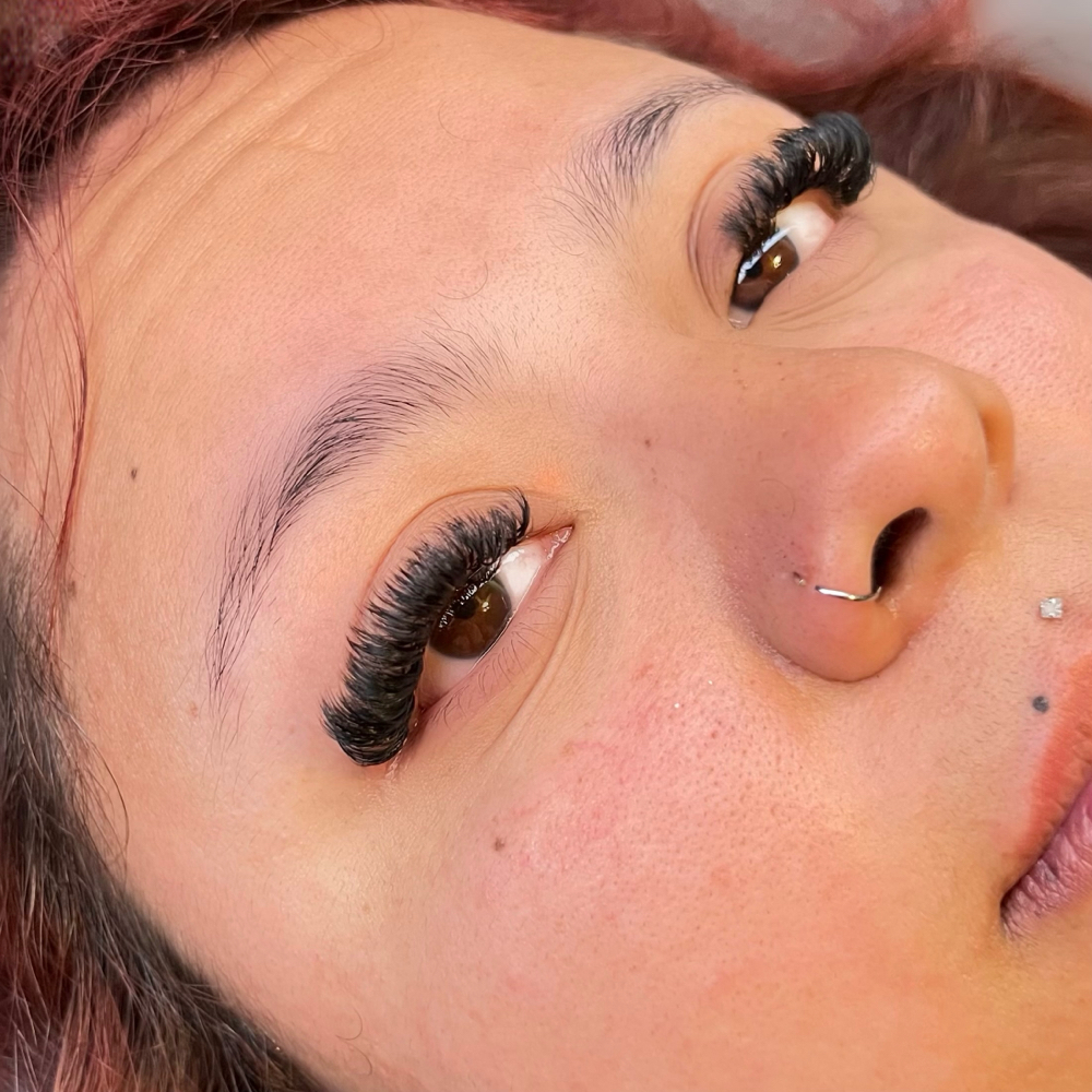 Mega Volume Lashes