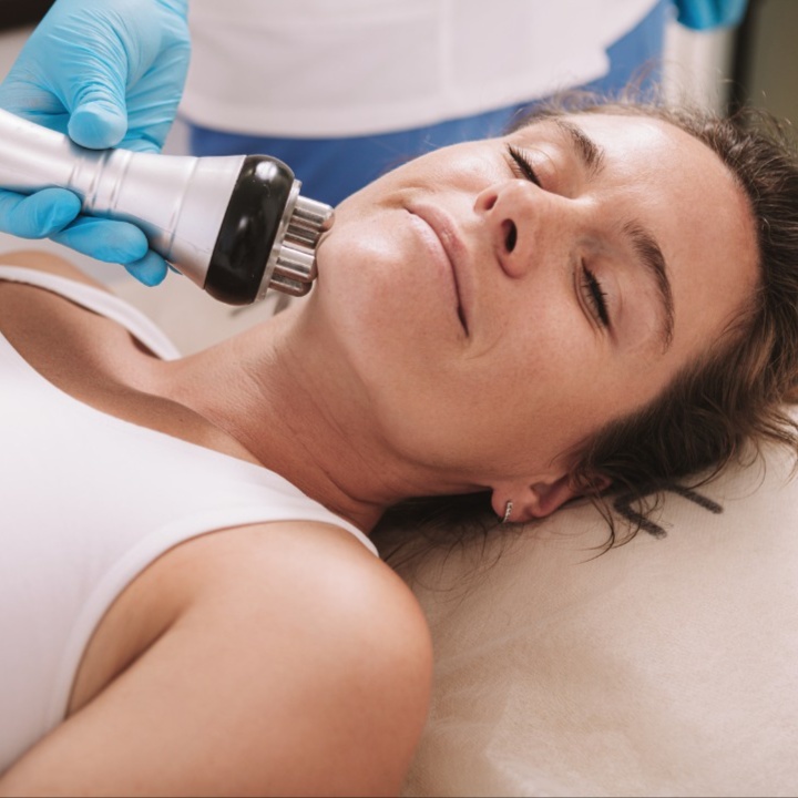 Double Chin Contour & Lift at Capture Your Curves Body Contouring & Wellness in New York, NY