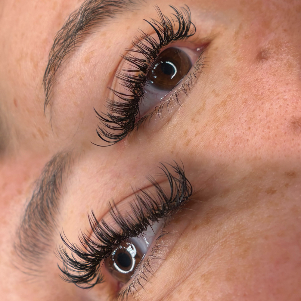 Hybrid 2 Week Fill at Lashes By LuLu in Summerville, SC