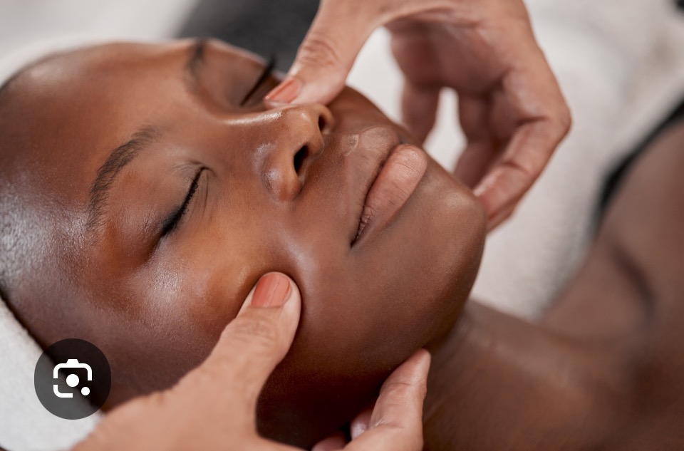 Facial Lymphatic Drainage Massage