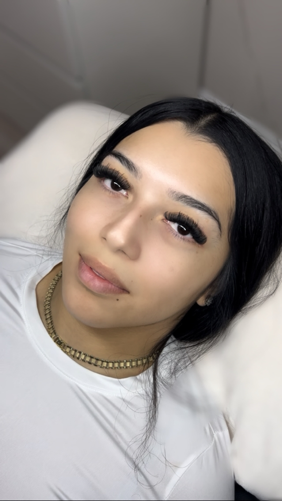 VOLUME FULL SET at LASHXPRIS in Menifee, CA