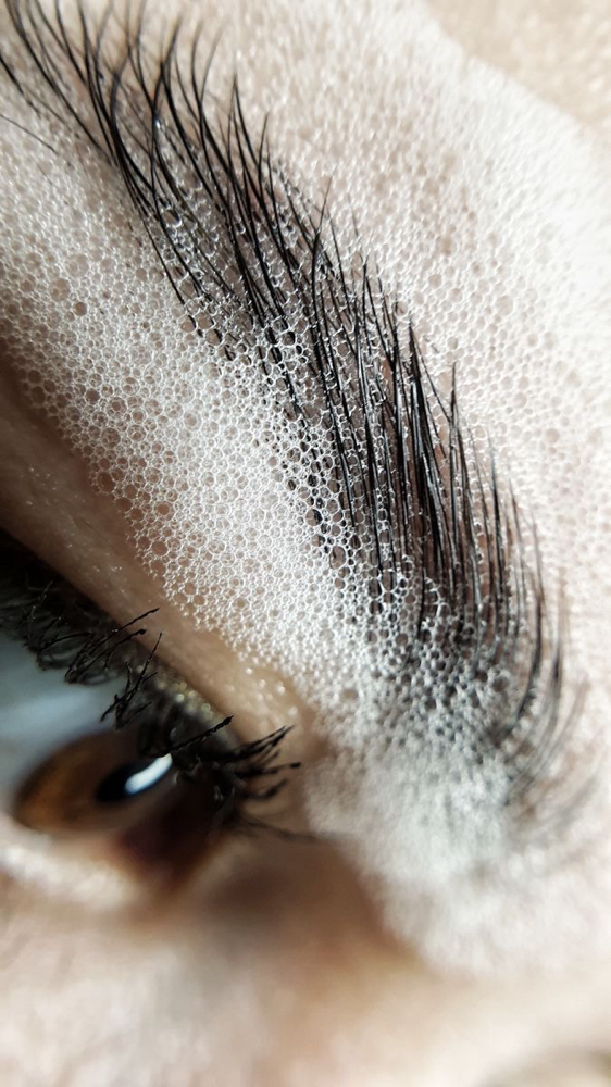 Brow Lamination & Tint