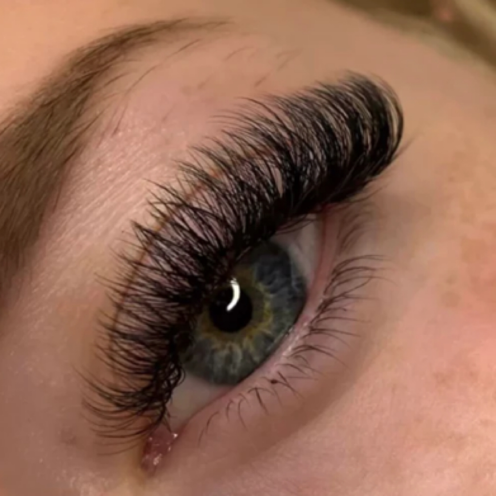 volume lash extension full set at Syd Skin Studio | Pgh Facial+Lash/Brow Bar in Gibsonia, PA